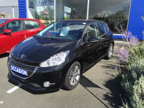 Annonce occasion PEUGEOT 208 E-HDI 1.6L FAP ALLURE BERLINE